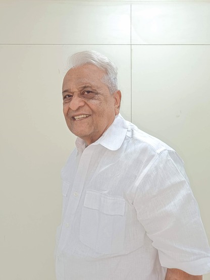 Dr Vikas Apte